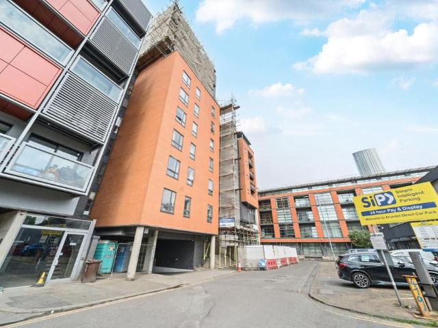 Flat for sale in Hulme, Georgia