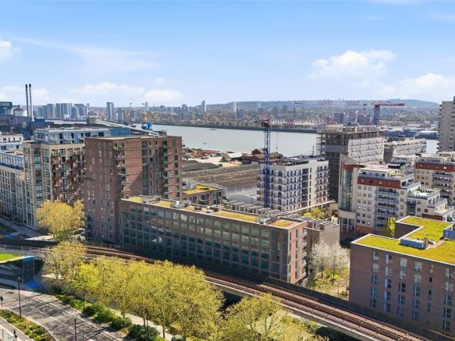 Flat for sale in Silvertown, Greater London