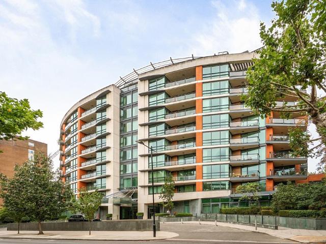 Flat for sale in St. John's Wood, Greater London