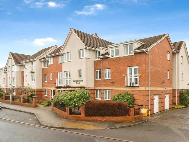 Flat for sale in Grappenhall, Warrington