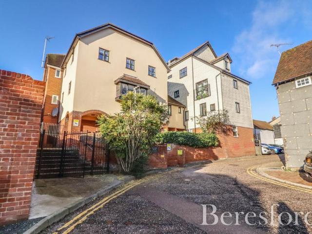 Flat for sale in Bocking, Chipping Hill