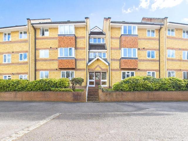 Flat for sale in Reading