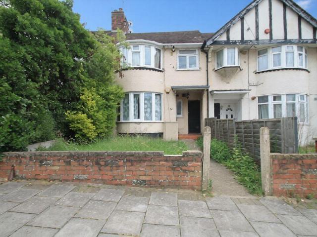 Flat for sale in Lane, Greater London