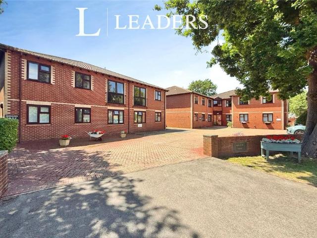 Flat for sale in Fareham, Hampshire