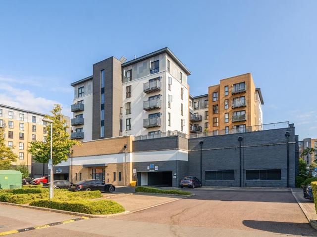 Flat for sale in Belvedere, Greater London