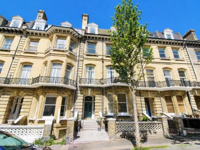 Flat for sale in Brunswick