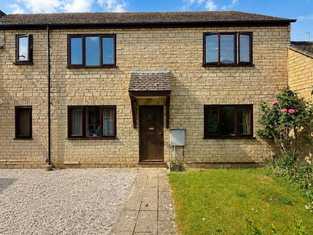 Flat for sale in Charlbury, Black Bourton