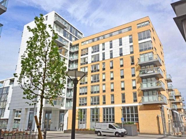 Flat for sale in Greenwich Town Centre, Greater London