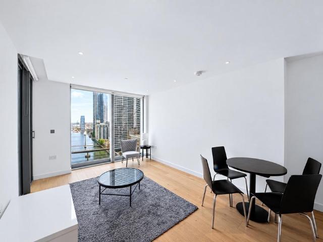 Flat for sale in London Borough of Tower Hamlets, Greater London