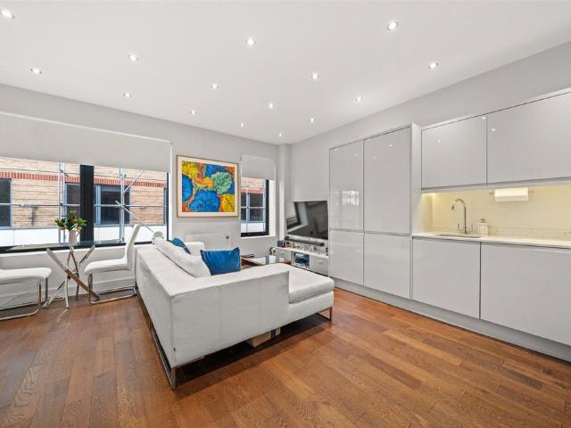 Flat for sale in Easthampstead, Bracknell