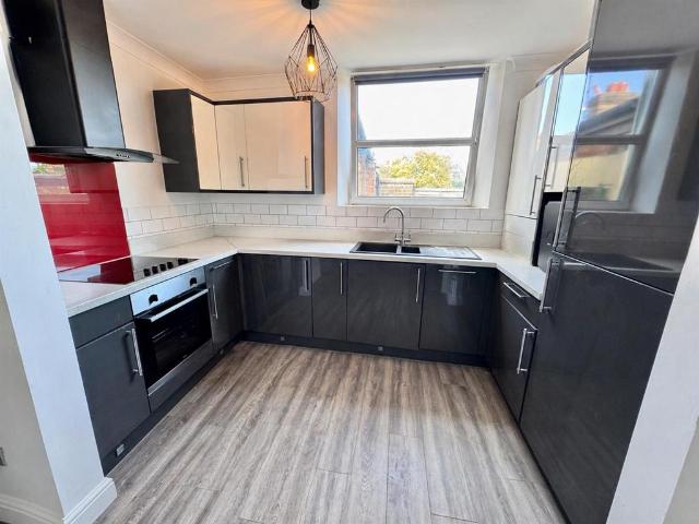 Flat for sale in Spring Park, Luton