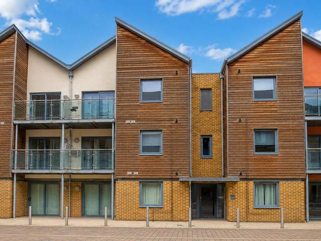 Flat for sale in Hythe, Fordham Heath