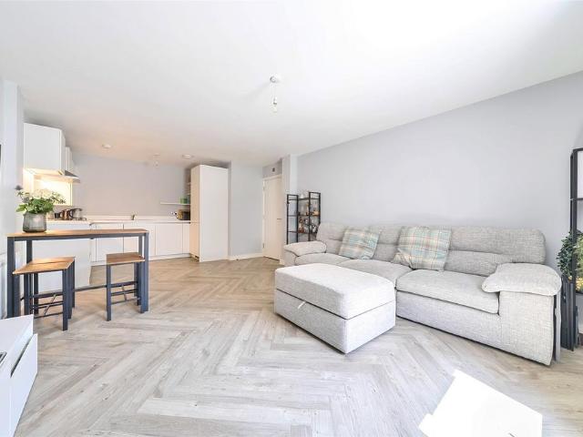 Flat for sale in St James, Sandown Park