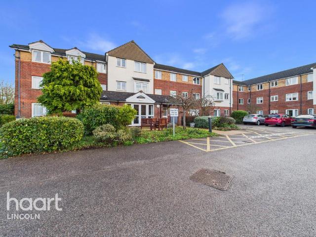 Flat for sale in Ermine East, Brayford