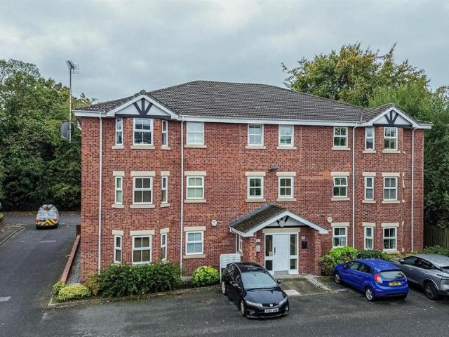 Flat for sale in Westy, Warrington