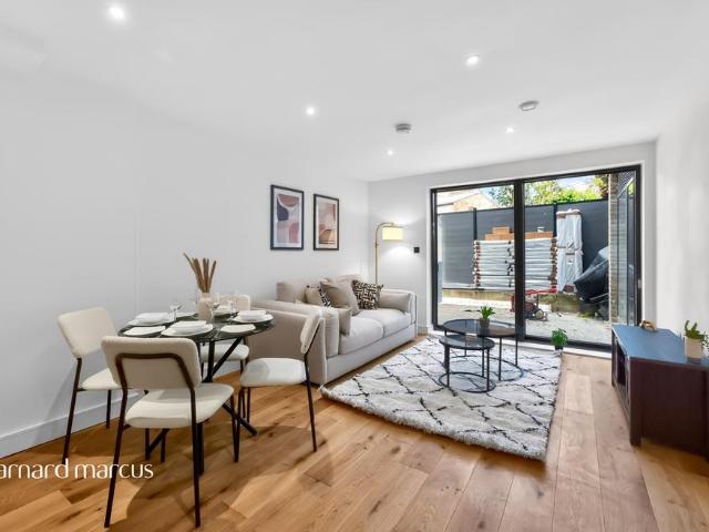 Flat for sale in Crouch End, Greater London