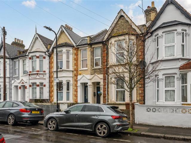 Flat for sale in Greater London
