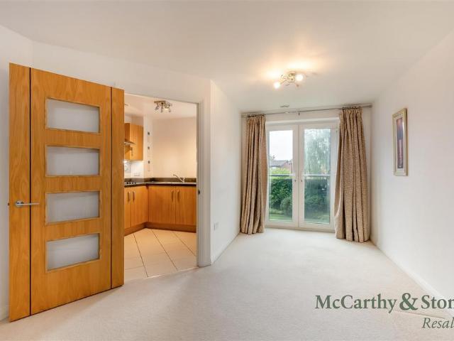 Flat for sale in Hazelhurst, Bury