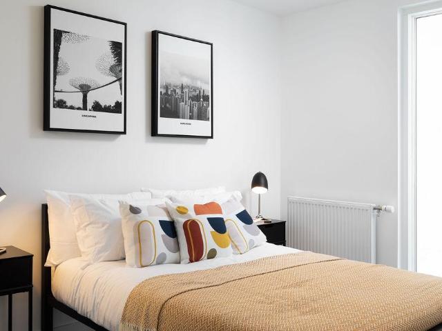 Flat for sale in Monks Orchard, Kent