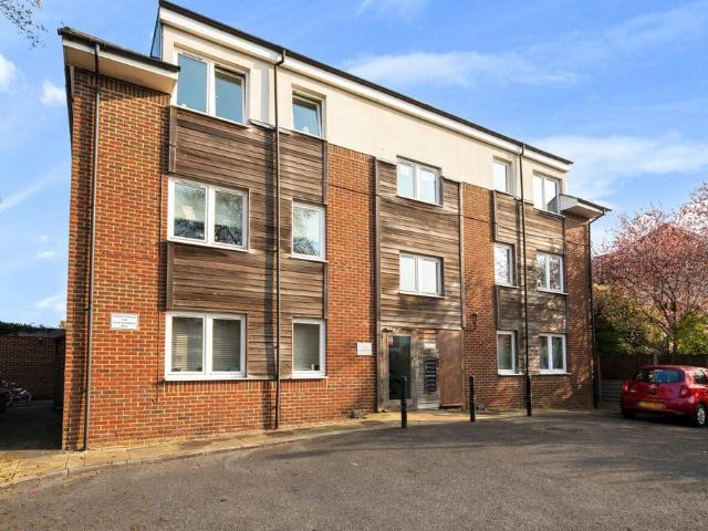 Flat for sale in Greater London