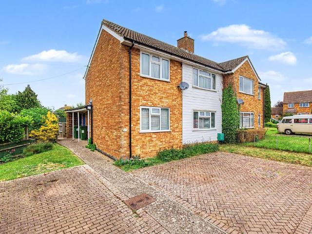 Flat for sale in Long Crendon