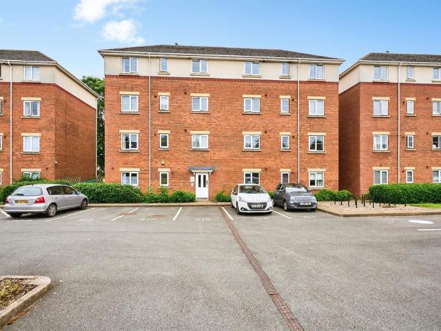 Flat for sale in King’s Hill, Wednesbury
