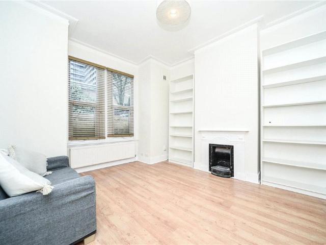 Flat for sale in Hammersmith, Greater London