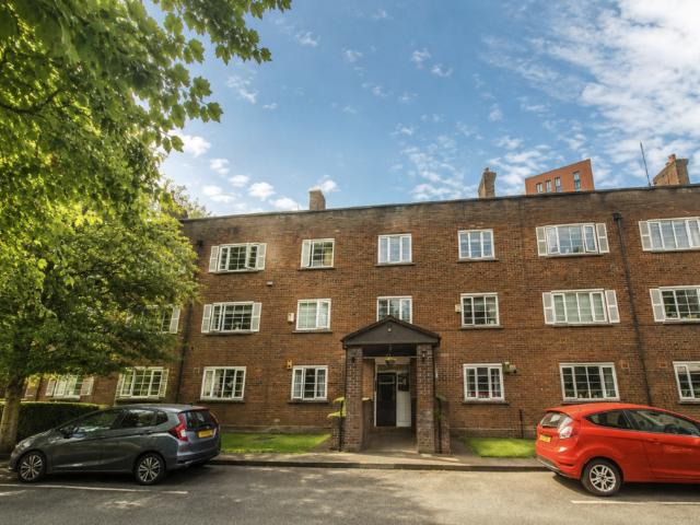 Flat for sale in Blackfriars, Salford