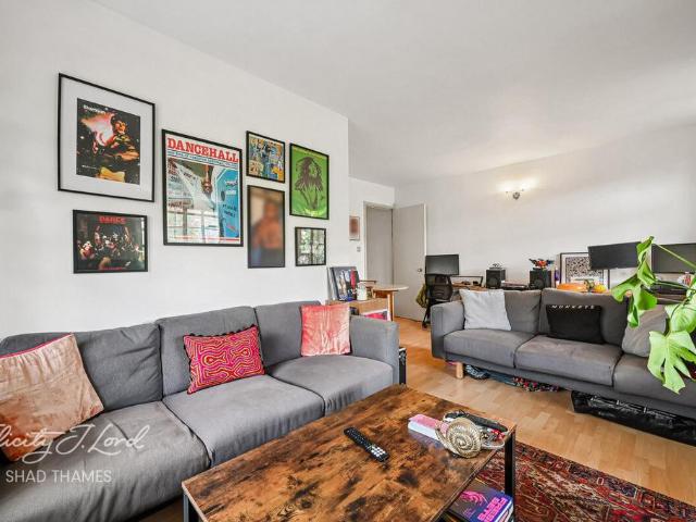 Flat for sale in Bermondsey, Greater London