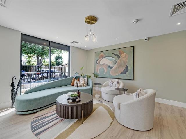 Flat for sale in Whitton, Greater London
