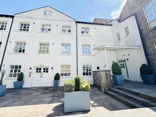 Flat for sale in Highburton, West Yorkshire