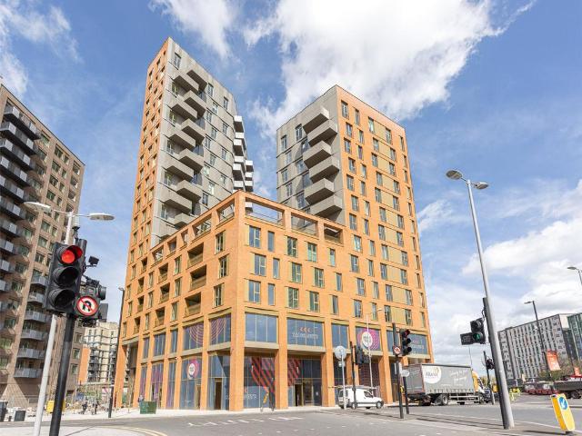 Flat for sale in Tottenham Hale, Greater London