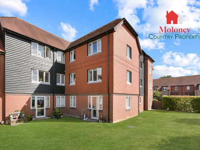 Flat for sale in Bridgefield, Kent