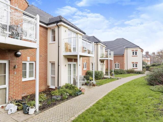Flat for sale in King's Walden, Hertfordshire