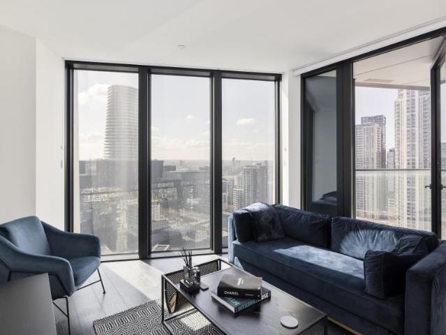 Flat for sale in Isle Of Dogs, Greater London
