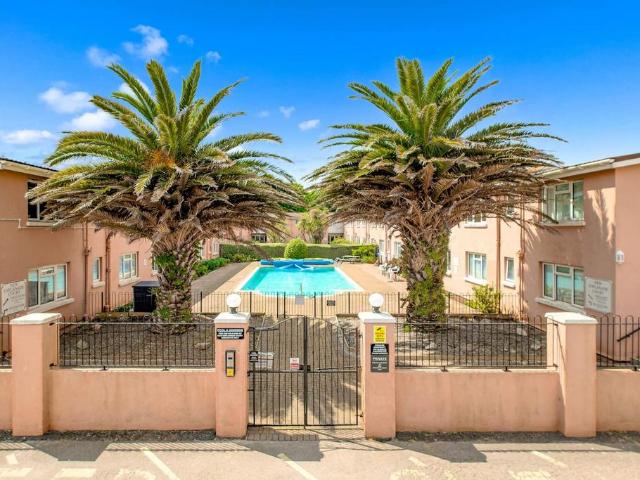 Flat for sale in Livermead
