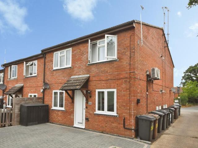 Flat for sale in Meadgate, Chelmsford