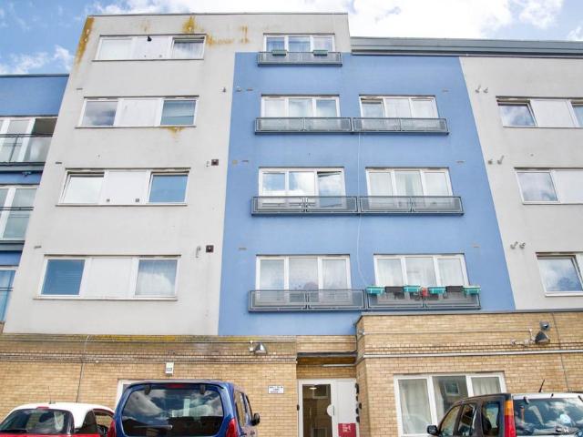 Flat for sale in Greater London