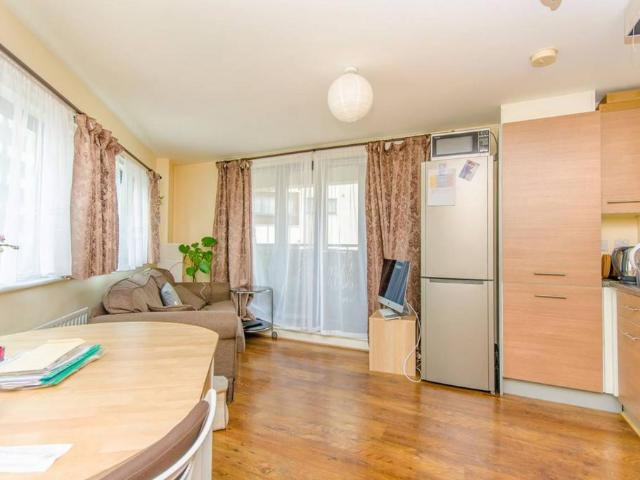 Flat for sale in Holloway, Greater London