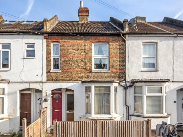 Flat for sale in London Borough of Croydon, Greater London