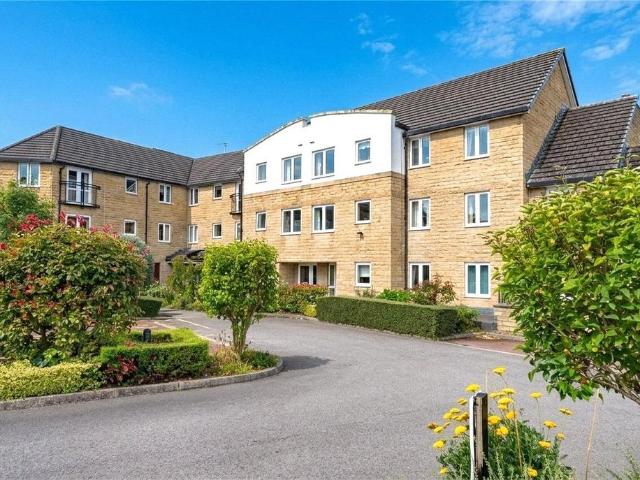 Flat for sale in Tranmere Park, Guiseley
