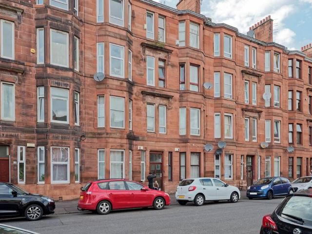 Flat for sale in Strathbungo, Scotland