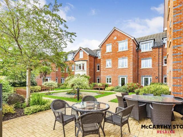 Flat for sale in Kettering
