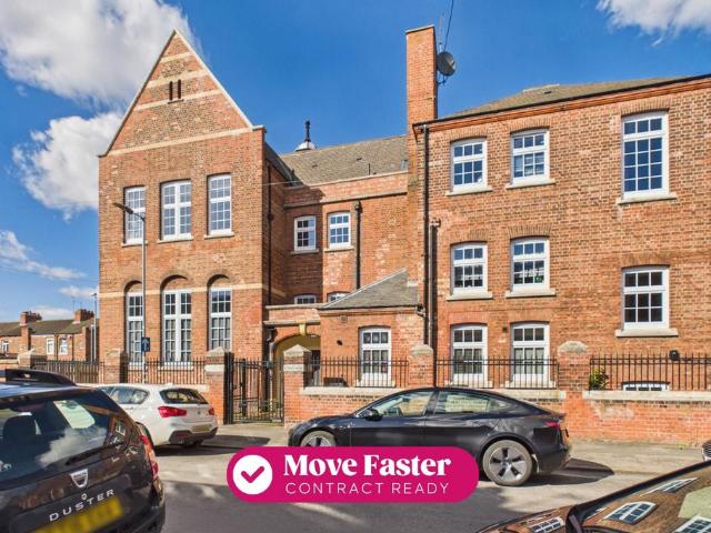 Flat for sale in Avenues, Hull