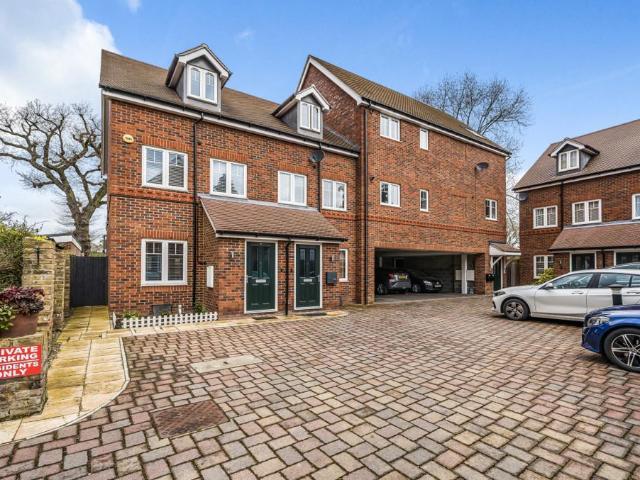 Flat for sale in Greater London