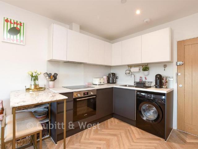 Flat for sale in Pachesham Park, Surrey