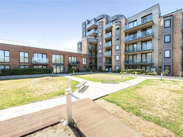 Flat for sale in Reading