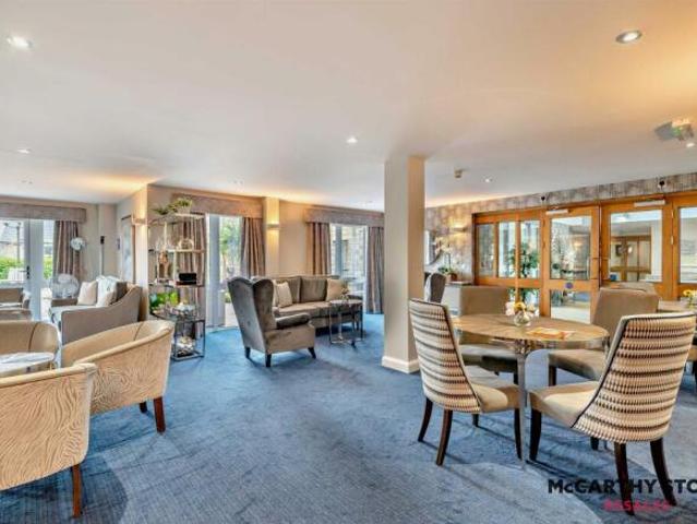 Apartment for sale in Greaves, Bare