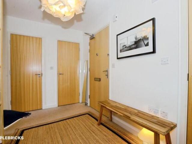 Apartment for sale in Cat Hill, England