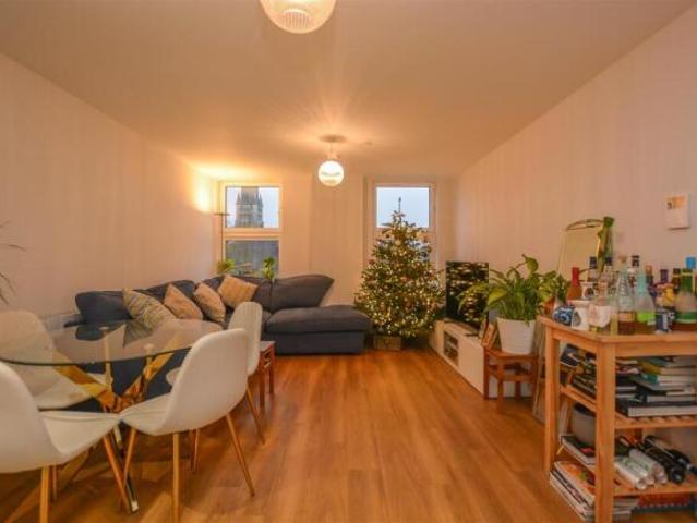Apartment for sale in Navestock Side, Essex